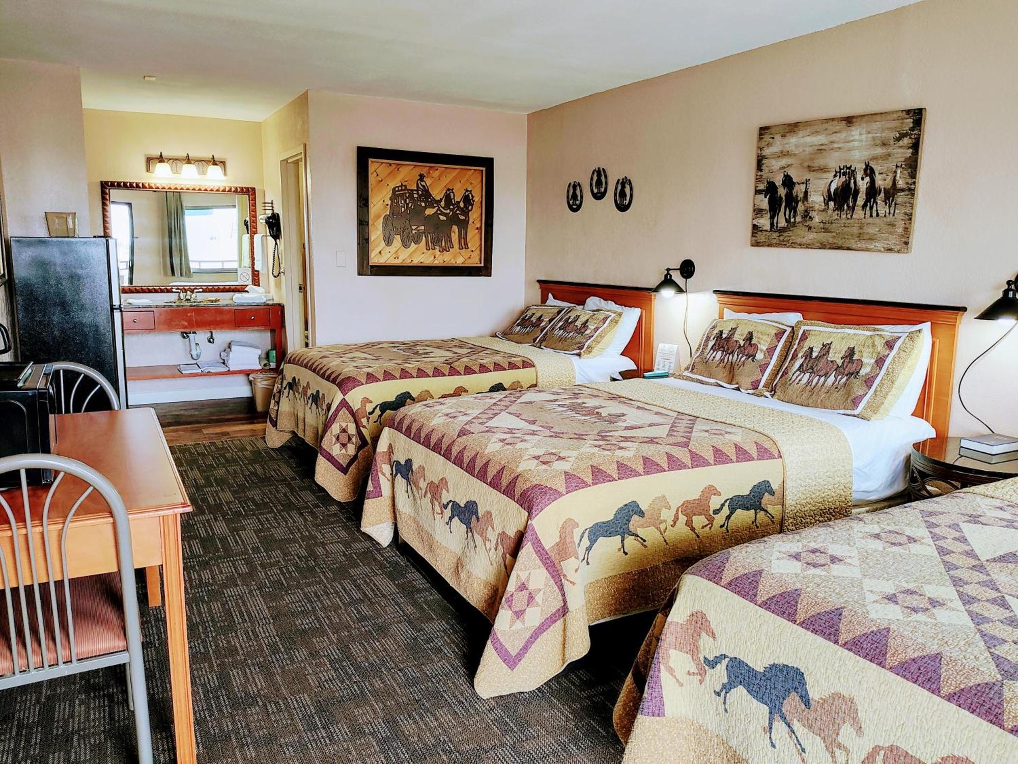 The Lodge At Russell - Russell Inn Room photo